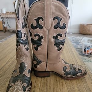 Woman's boots